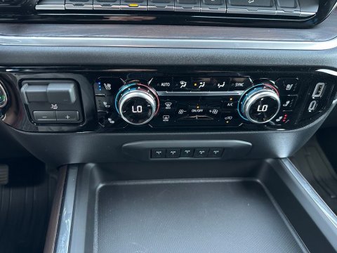 New Onyx Black 2026 GMC Sierra 2500HD SLT 4WD - photo 24 - Stock #261097