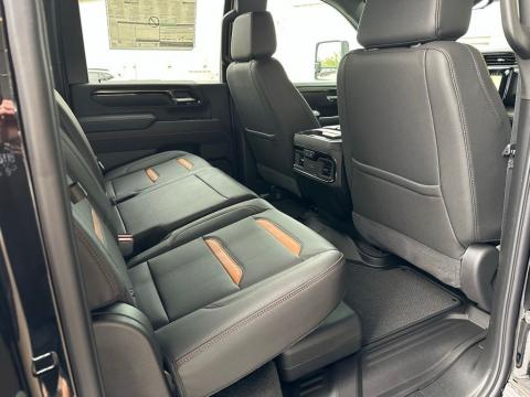 New Onyx Black 2026 GMC Sierra 2500HD AT4 4WD - photo 17 - Stock #260942