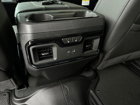 New Onyx Black 2026 GMC Sierra 2500HD AT4 4WD - photo 21 - Stock #260942