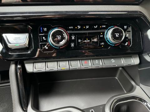 New Onyx Black 2026 GMC Sierra 2500HD AT4 4WD - photo 24 - Stock #260942
