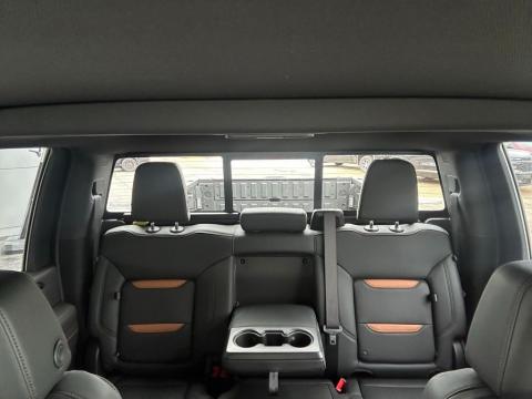 New Onyx Black 2026 GMC Sierra 2500HD AT4 4WD - photo 25 - Stock #260942