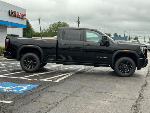 New Onyx Black 2026 GMC Sierra 2500HD AT4 4WD - photo 4 - Stock #260942
