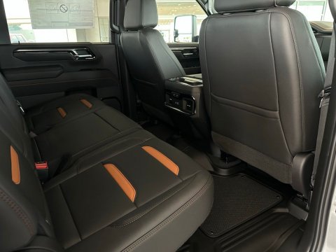 New Sterling Metallic 2026 GMC Sierra 2500HD AT4 4WD - photo 17 - Stock #260978