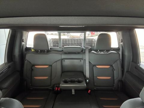 New Sterling Metallic 2026 GMC Sierra 2500HD AT4 4WD - photo 25 - Stock #260937