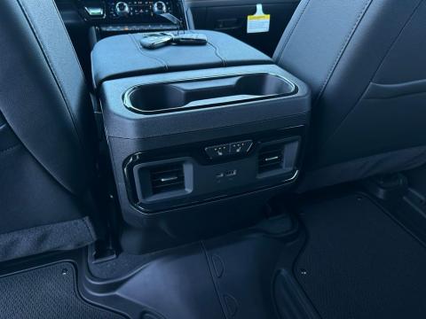 New Volcanic Red Tintcoat 2026 GMC Sierra 2500HD AT4 4WD - photo 19 - Stock #260932