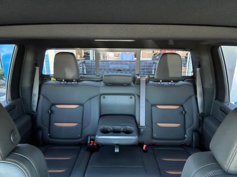 New Volcanic Red Tintcoat 2026 GMC Sierra 2500HD AT4 4WD - photo 23 - Stock #260932