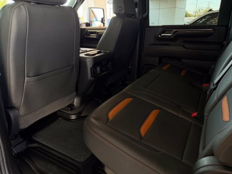 Pre-Owned Onyx Black 2025 GMC Sierra 2500HD AT4 4WD - photo 17 - Stock #261171A