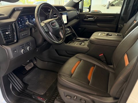 Pre-Owned Summit White 2025 GMC Sierra 2500HD AT4 4WD - photo 9 - Stock #261097A