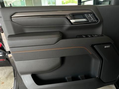 New Onyx Black 2026 GMC Sierra 2500HD AT4 4WD - photo 10 - Stock #260986