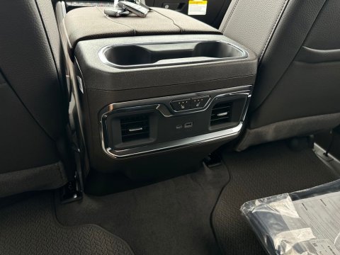 New Summit White 2026 GMC Sierra 2500HD Denali 4WD - photo 21 - Stock #261046