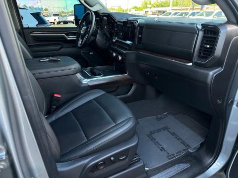 Pre-Owned Sterling Metallic 2025 GMC Sierra 3500HD SLT 4WD - photo 16 - Stock #A1034