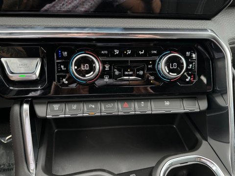 New Onyx Black 2026 GMC Sierra 3500HD Denali 4WD - photo 24 - Stock #261057