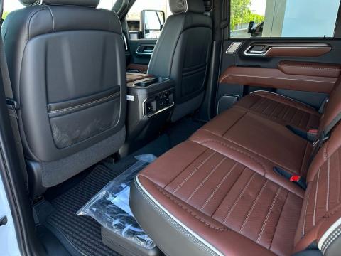 New Glacier White Tricoat 2026 GMC Sierra 2500HD Denali Ultimate 4WD - photo 14 - Stock #260896