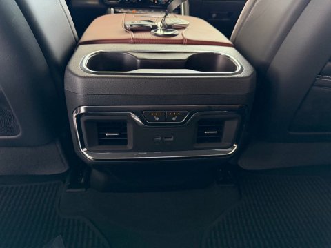 New Onyx Black 2026 GMC Sierra 2500HD Denali Ultimate 4WD - photo 21 - Stock #261174