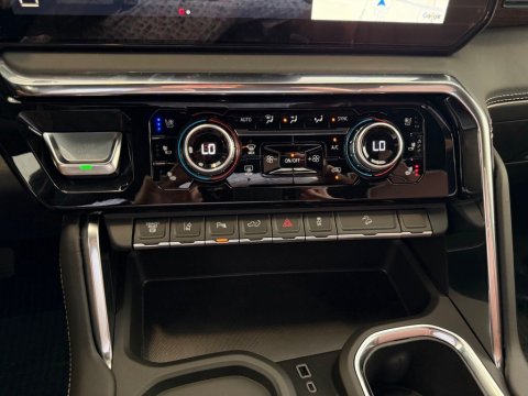 New Onyx Black 2026 GMC Sierra 2500HD Denali Ultimate 4WD - photo 24 - Stock #261174