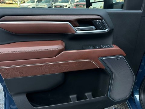 Pre-Owned Downpour Metallic 2025 GMC Sierra 2500HD Denali Ultimate 4WD - photo 11 - Stock #260896A