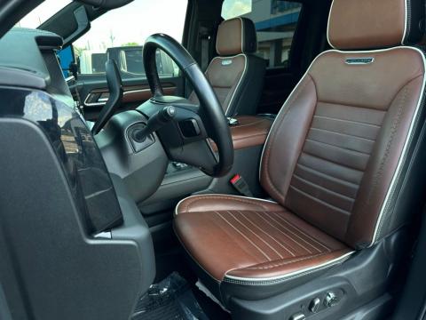 Pre-Owned Downpour Metallic 2025 GMC Sierra 2500HD Denali Ultimate 4WD - photo 13 - Stock #260896A