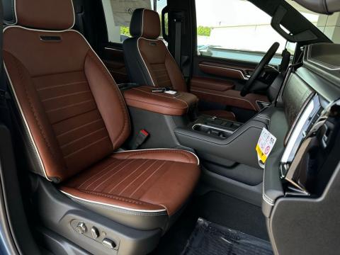 New Downpour Metallic 2026 GMC Sierra 2500HD Denali Ultimate 4WD - photo 16 - Stock #260706