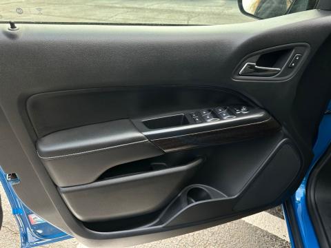 Pre-Owned Dynamic Blue Metallic 2022 GMC Canyon Elevation RWD - photo 11 - Stock #B5590