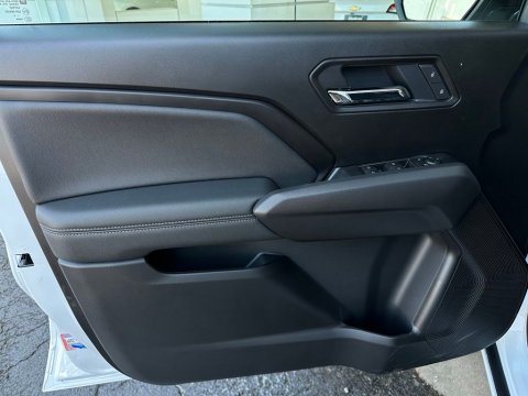 New Summit White 2026 GMC Canyon Elevation RWD - photo 10 - Stock #261163