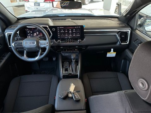 New Summit White 2026 GMC Canyon Elevation RWD - photo 19 - Stock #261163