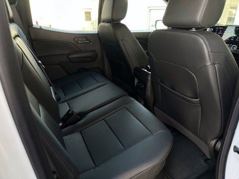 New Summit White 2026 GMC Canyon Elevation RWD - photo 18 - Stock #260533
