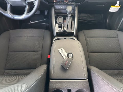 New Summit White 2026 GMC Canyon Elevation RWD - photo 21 - Stock #260496