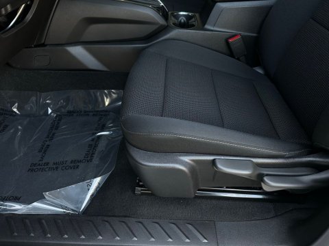 New Summit White 2026 GMC Canyon Elevation RWD - photo 11 - Stock #260674
