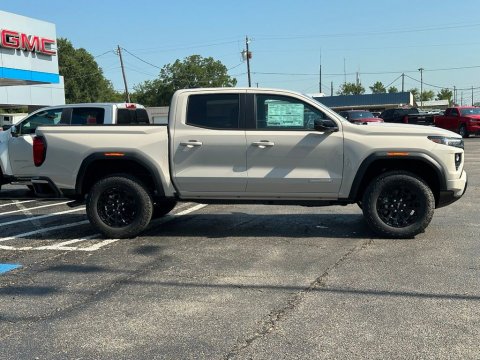New Coastal Dune 2026 GMC Canyon Elevation RWD - photo 4 - Stock #261158