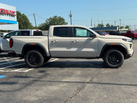 New Coastal Dune 2026 GMC Canyon Elevation RWD - photo 5 - Stock #261158