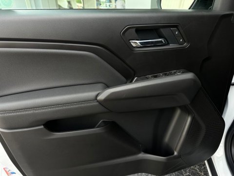 New Summit White 2026 GMC Canyon Elevation RWD - photo 10 - Stock #261022