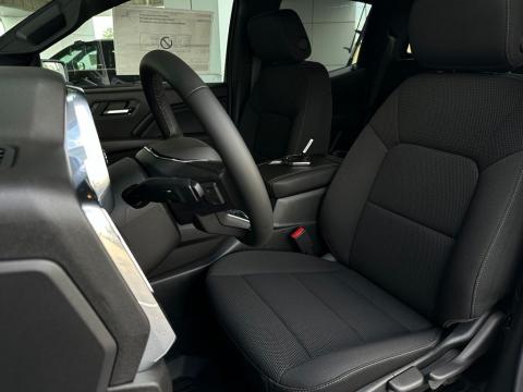 New Summit White 2026 GMC Canyon Elevation RWD - photo 12 - Stock #261022