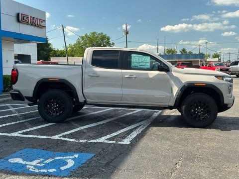 New Coastal Dune 2026 GMC Canyon Elevation RWD - photo 4 - Stock #261020