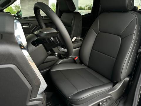 New Onyx Black 2026 GMC Canyon Elevation 4WD - photo 12 - Stock #260948
