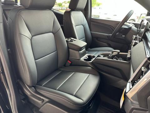 New Onyx Black 2026 GMC Canyon Elevation 4WD - photo 16 - Stock #260948