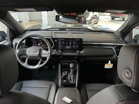 New Onyx Black 2026 GMC Canyon Elevation 4WD - photo 19 - Stock #260948