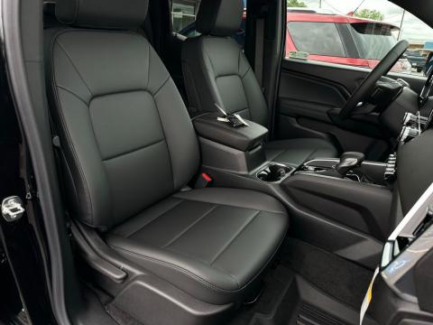 New Onyx Black 2026 GMC Canyon Elevation 4WD - photo 16 - Stock #260950