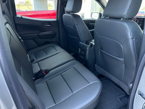 New Sterling Metallic 2026 GMC Canyon Elevation 4WD - photo 17 - Stock #261038