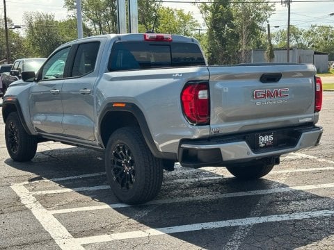 New Sterling Metallic 2026 GMC Canyon Elevation 4WD - photo 8 - Stock #261152