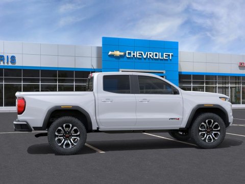 New Summit White 2026 GMC Canyon AT4 4WD - photo 5 - Stock #261334