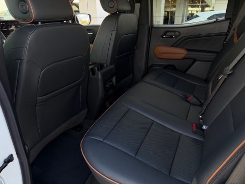 2026 GMC Canyon AT4 - Photo 13