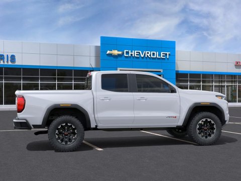 New Summit White 2026 GMC Canyon AT4 4WD - photo 5 - Stock #261218