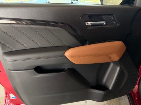 New Volcanic Red Tintcoat 2026 GMC Canyon AT4 4WD - photo 10 - Stock #261288