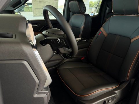 New Volcanic Red Tintcoat 2026 GMC Canyon AT4 4WD - photo 12 - Stock #261288