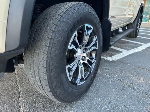 2024 GMC Canyon AT4