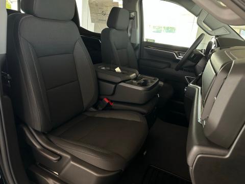 New Onyx Black 2026 GMC Sierra 1500 SLE RWD - photo 16 - Stock #260656