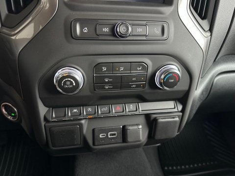 New Onyx Black 2026 GMC Sierra 1500 Pro 4WD - photo 24 - Stock #261136
