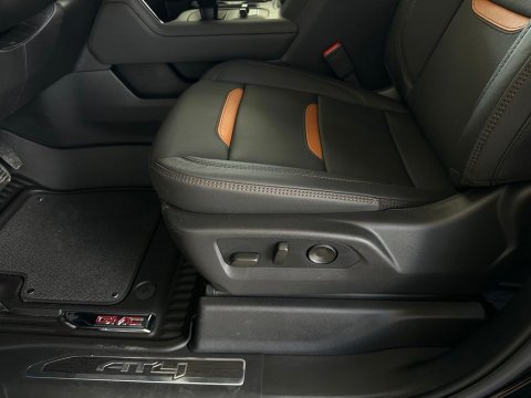 New Onyx Black 2026 GMC Sierra 1500 AT4 4WD - photo 11 - Stock #261025