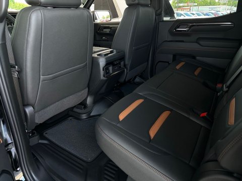 New Onyx Black 2026 GMC Sierra 1500 AT4 4WD - photo 14 - Stock #261025