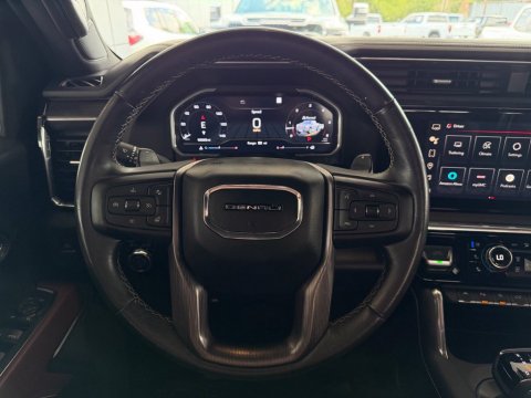 Pre-Owned White Frost Tricoat 2023 GMC Sierra 1500 Denali Ultimate 4WD - photo 21 - Stock #261001B